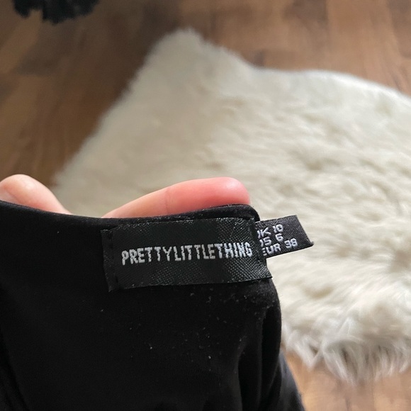 PRETTYLITTLETHING Twist Front Short Sleeve Crop Top - Picture 3 of 3